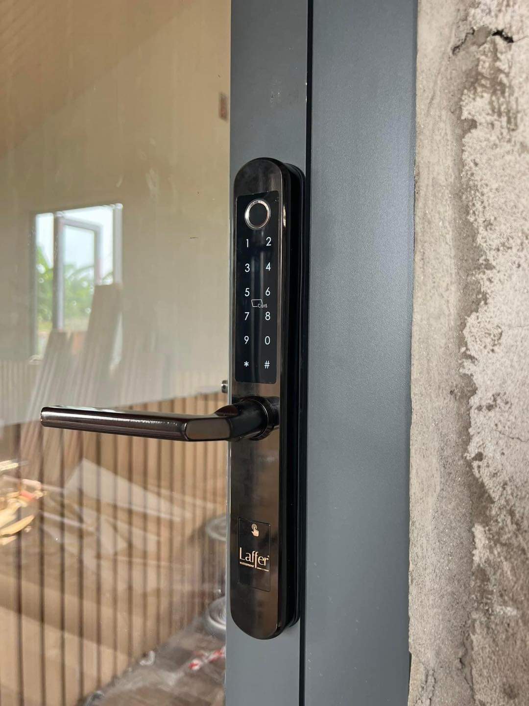 laffer-xf19-mau-den-thuc-te