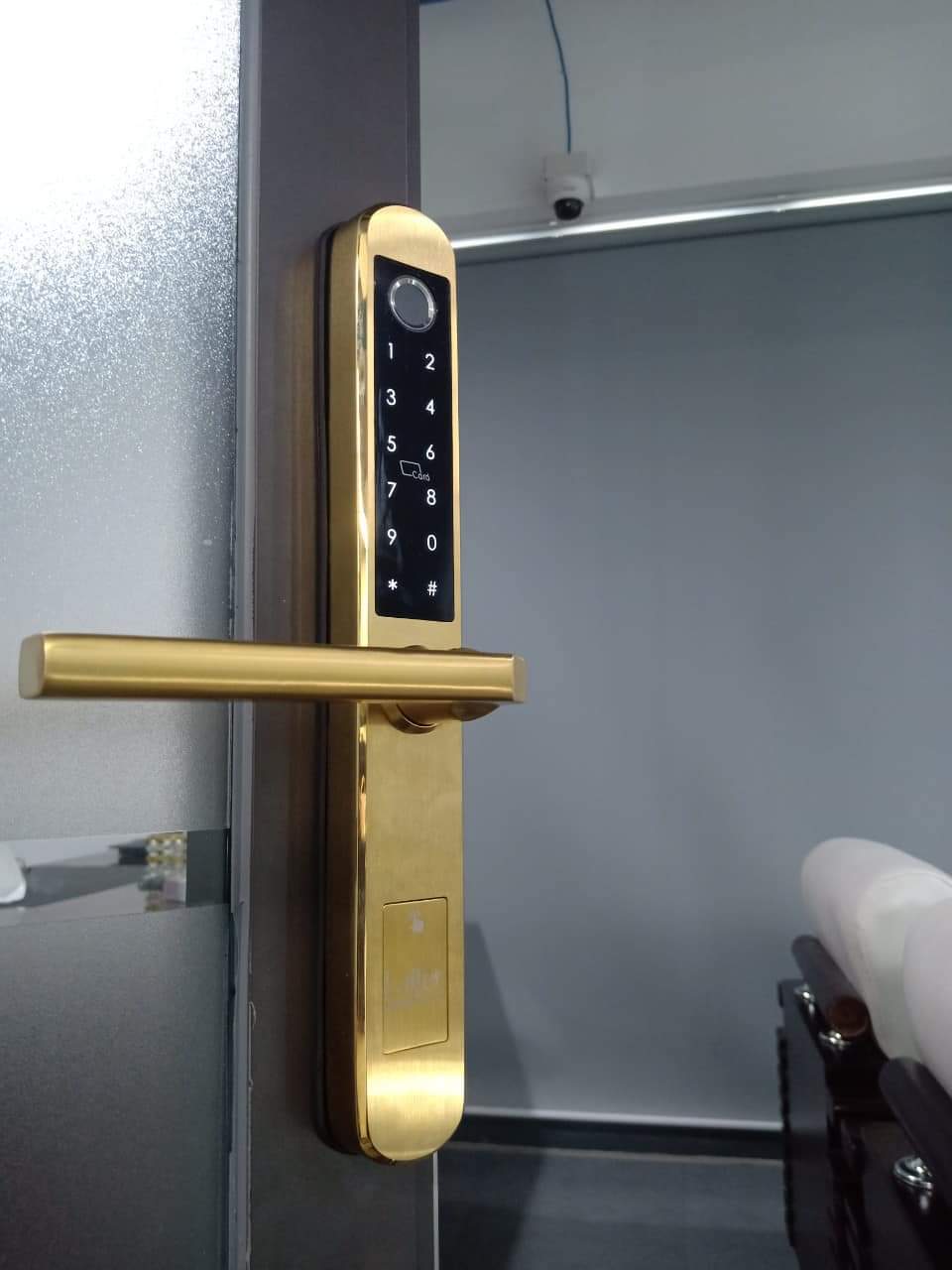 laffer-xf19-mau-vang-thuc-te